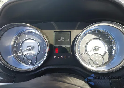 2011 Chrysler 300 Limited z USA, uszkodzony, nr VIN 2C3CA5CG2BH559844